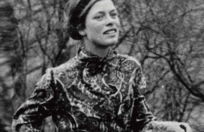 Γράφοντας ιστορία