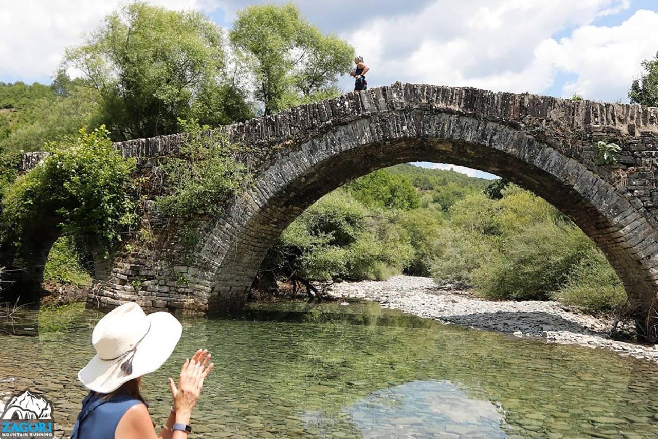 Γέφυρα στο Zagori Mountain Running