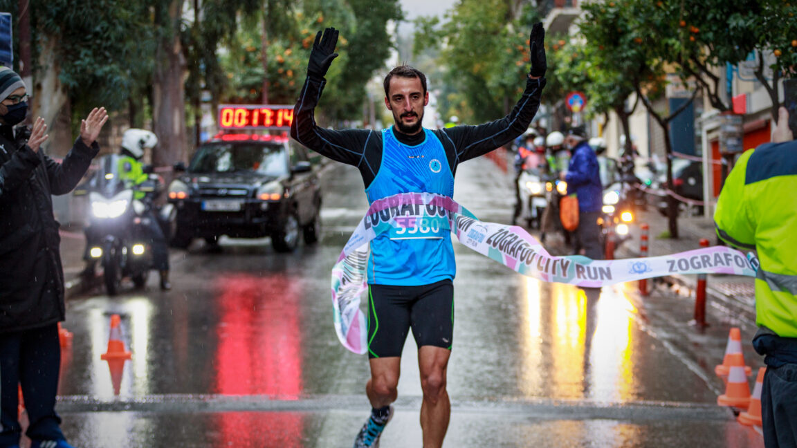 Ο Χαράλαμπος Πιτσώλης κέρδισε το Zografou City Run 2021