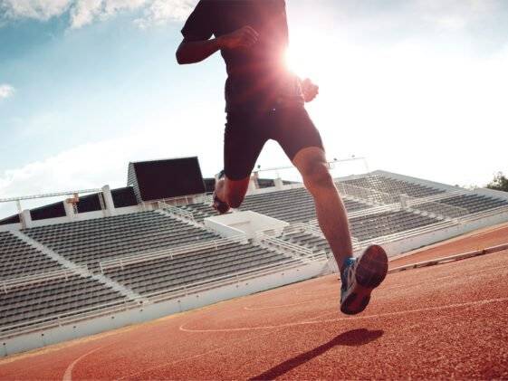 δρομέας σε στίβο