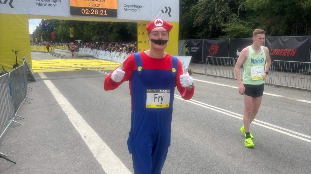Απίθανη επίδοση σε Μαραθώνιο από τον... Super Mario!