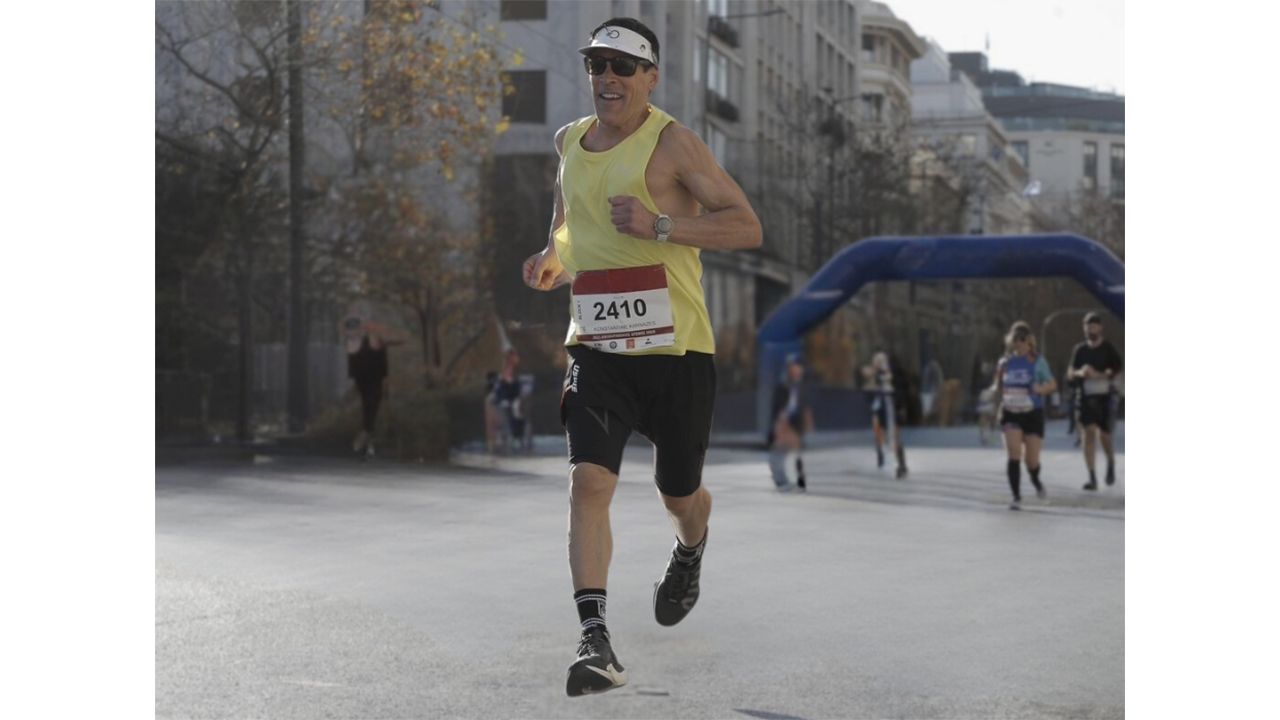 Η ena athletics υποδέχεται τον Kαρνάζη ως Παγκόσμιο Πρεσβευτή