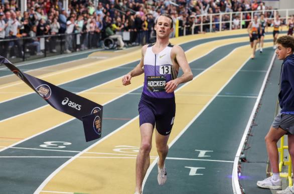 Σαρώνει στον κλειστό στίβο ο Cole Hocker