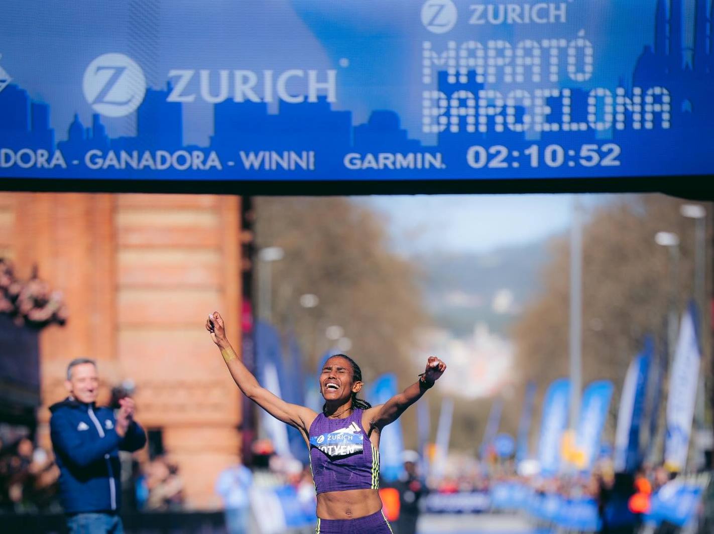 Μεγάλες επιδόσεις στην Βαρκελώνη - 2:10:53 η Tesfay +Οι Έλληνες