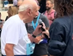 Συγκίνησε ο Κυριάκος Ρεΐζης στα Αρβανίτεια 2026 αφιερώνοντας τη συμμετοχή του στη γυναίκα του